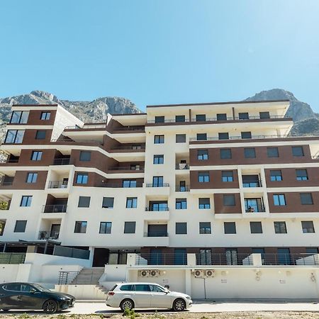 Miracle Apartment Kotor Exteriör bild
